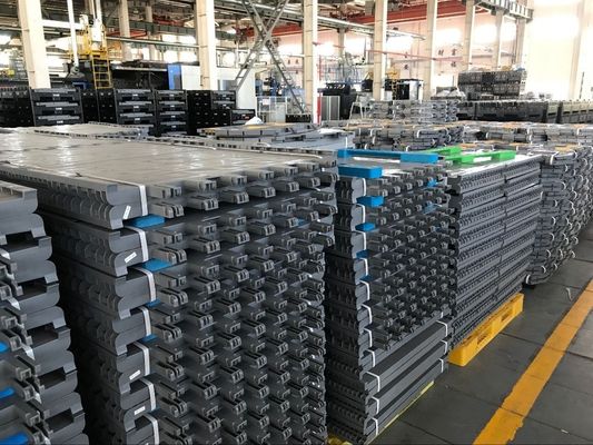 Plastic Storage Pallet Box with Handles 1.2T Dynamic Load 4T Static Load Capacity